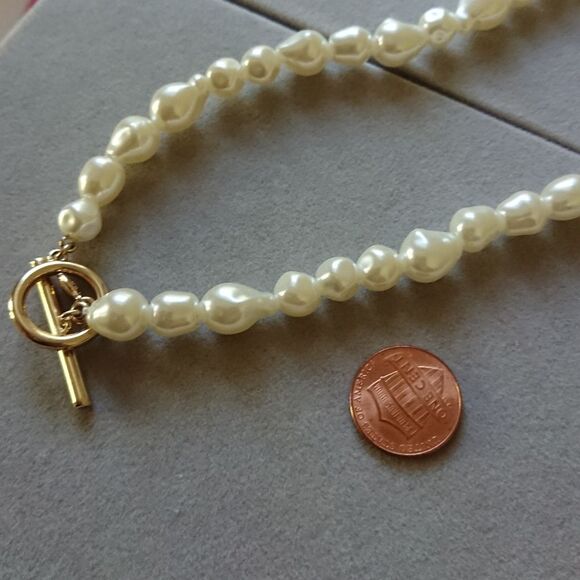 J. Crew freshwater pearl and gold tone lock necklace - Picture 3 of 9